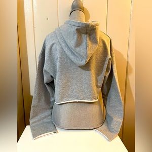 MESHKI EDEN CROPPED LOOPBACK HODDIE